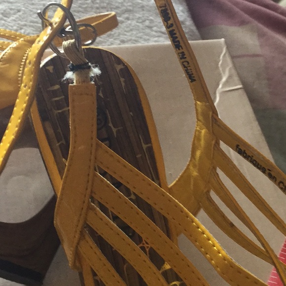 Original shoes - Picture 3 of 3